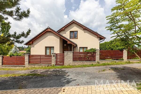 Exkluzivně promyšlený dům 5+kk, soukromí, klidná lokalita, Tehov, Praha východ | Reality.iDNES.cz 