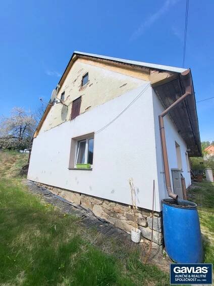Dům 3 + 1 s volnou půdou, garáží a pozemky 891 m2 - Kovčín, okres Klatovy | Reality.iDNES.cz 