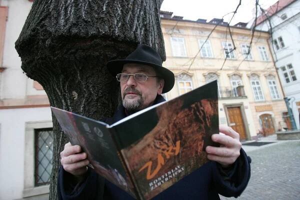 Básník Jiří Žáček: Život píše nejen romány, ale i absurdní anekdoty