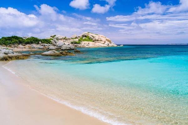 Découvrir Porto Pollo depuis l'hôtel en Corse-du-Sud les pieds dans l'eau | Hôtel Les Eucalyptus