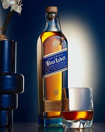 blue label Johnnie Walker Whisky alcohol drink Packaging