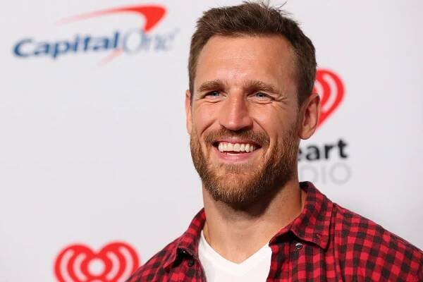 Julianne Hough's Husband Brooks Laich Reflects on Divorce: Couples Can 'Develop an Indifference'