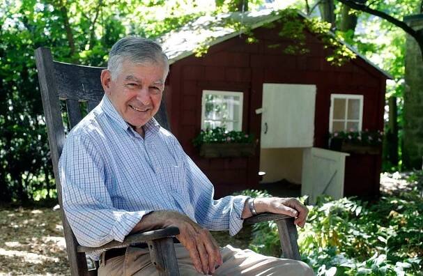 Governor Michael Dukakis: Global agreement on the use of AI is necessary - Michael Dukakis Institute for Leadership and Innovation (MDI)
