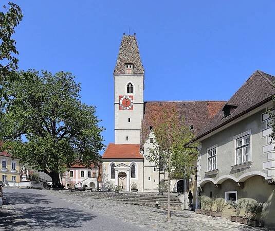 Soubor:Spitz an der Donau - Ortszentrum.JPG