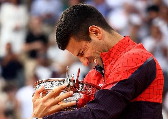 Fenomenální Djokovič získal rekordní 23. grandslamový titul! Klaní se mu i Nadal