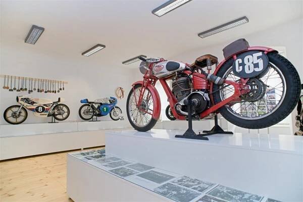 Zámek a Museum Czech Road Racing | Turistický portál města Hořice