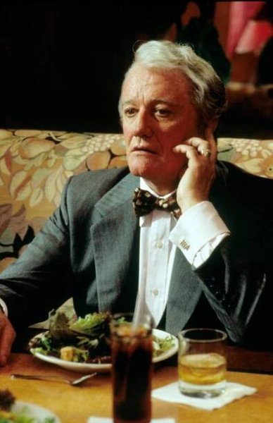 Robert Vaughn 1996 Joe's Apartment Wallpaper