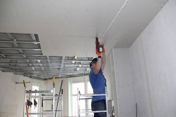 Stropní podhled Udělej si sám: jak vyrobit, výpočty, projektová příprava a návod