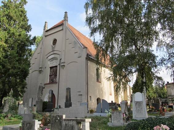 Soubor:Nové Město nad Metují, Kostel Všech svatých 01.jpg