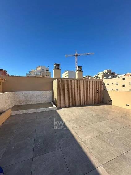 Prodej rodinného domu v centru Palma de Mallorca 323 m2 + terasa 90m2 + parkování pro 2 auta