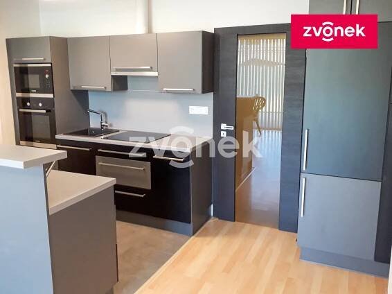 Pronájem bytu 1+kk 36 m², Zahradní, Zlín - Malenovice