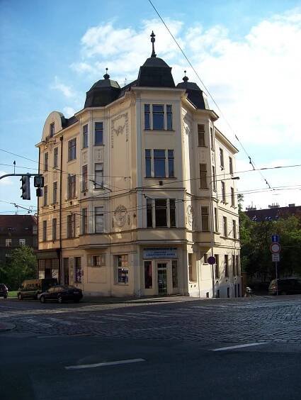 Soubor:Vršovice, Moskevská 4 (01).jpg