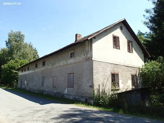 Prodej  rodinného domu 500 m², pozemek 2 134 m², Vysočina - Rváčov, okres Chrudim