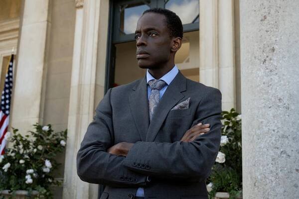 Diplomatické vztahy - Série 1 - Jako Popelka - Z filmu - Ato Essandoh