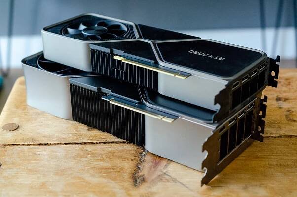 The RTX 3080 on top of the RTX 4080