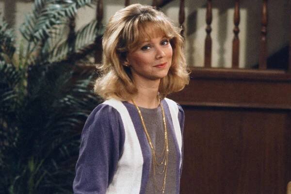 CHEERS -- "Homicidal Ham" Episode 4 -- Air Date 10/27/1983 -- Pictured: Shelley Long as Diane Chambers