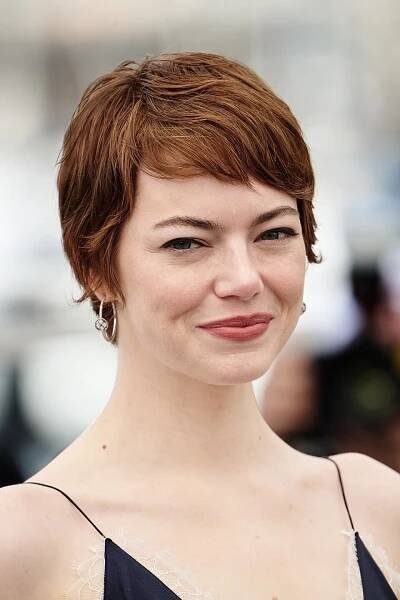 Soubor:Emma Stone at the 2025 Cannes Film Festival 03.jpg – Wikipedie