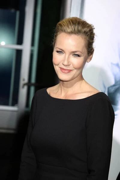 Connie Nielsen Body Pictures