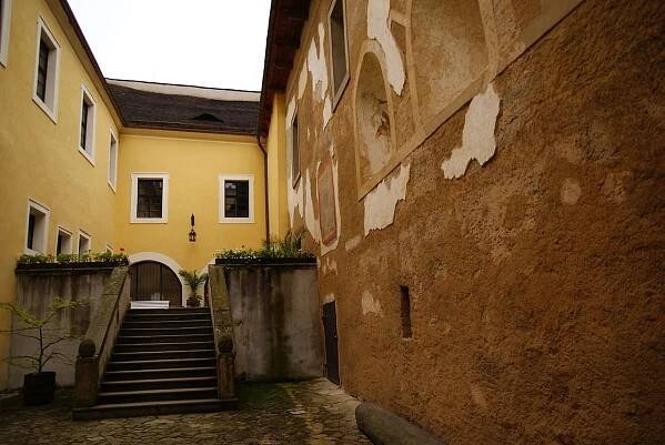 Hrad Malenovice - akce, otevírací doba, vstupné, ubytování, foto, prohlídky, počasí