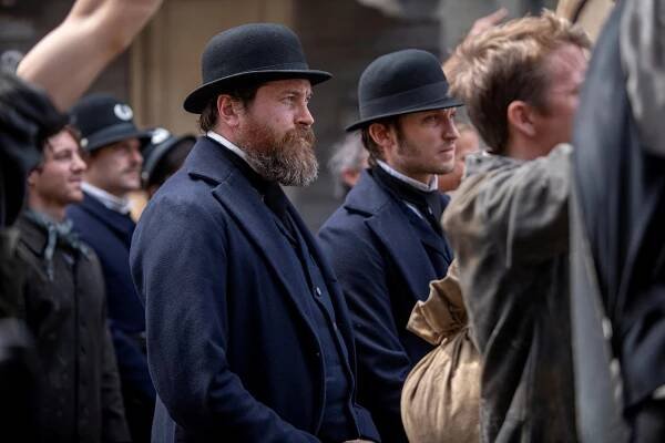 Kieran Bew, Tom Weston-Jones - Bojovník - Spojitost s Číňany - Z filmu