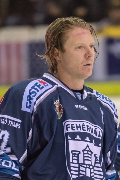 Adam Courchaine – Wikipedie