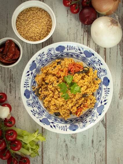 Bulgur s pe?enými raj?aty a cuketou 380g – Obchodiště.cz