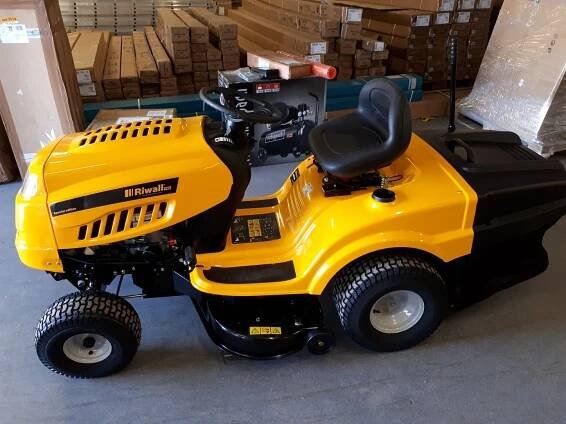 Zahradní traktor Riwall PRO RLT 92 H