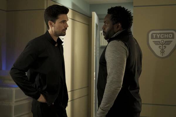 Expanze - Matka - Z filmu - Steven Strait, Chad L. Coleman