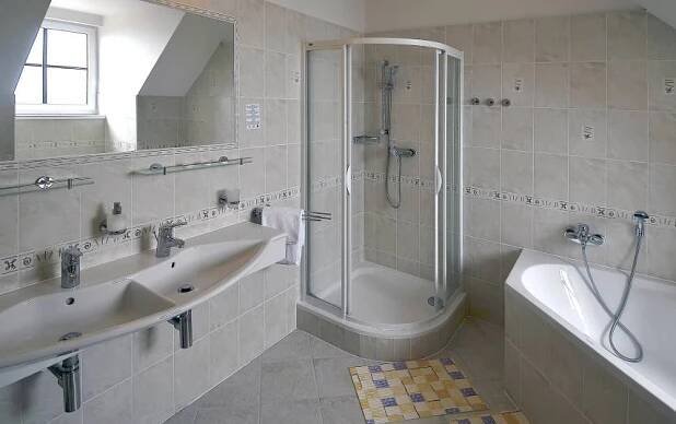 Hotel Iris - hotel v Břeclavi , Podyjí, Lednicko Valtický areál