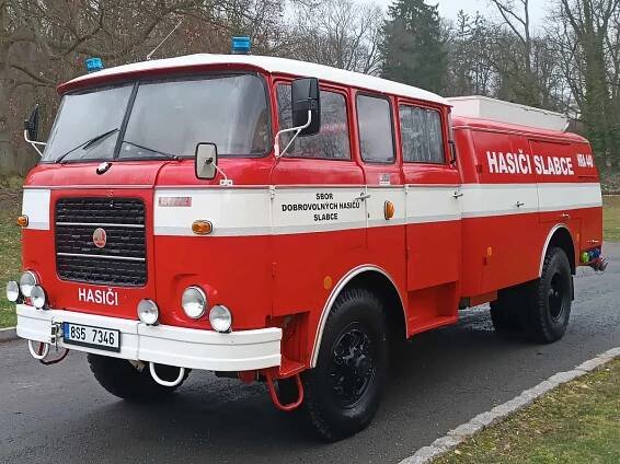 Městys Slabce nabízí k prodeji zásahové vozidlo CAS 25 ŠKODA 706...