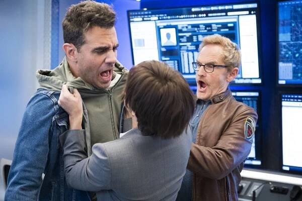 Angie Tribeca - Joystick Luck Club - Z filmu - Bobby Cannavale, Jere Burns