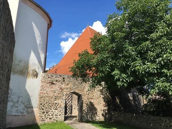 Soubor:MInoritská bašta v Kadani.jpg