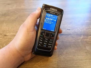 Nokia E90 - Mobily a chytrá elektronika