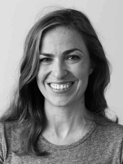 Lisa Brennan Jobs In Portrait Orientation Wallpaper