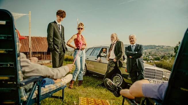 Jeremias Meyer, Nina-Friederike Gnädig, Martin Umbach, Paul Faßnacht - Tschappel - Der Tag, als Carlo Brenner starb - Z filmu