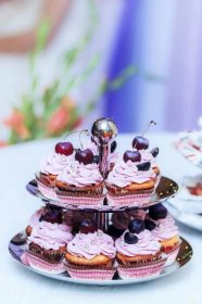 4 nejlepší recepty na dezerty s třešněmi Nadýchané cupcakes fit košíčky nebo báječná zmrzlina | Mimibazar.cz