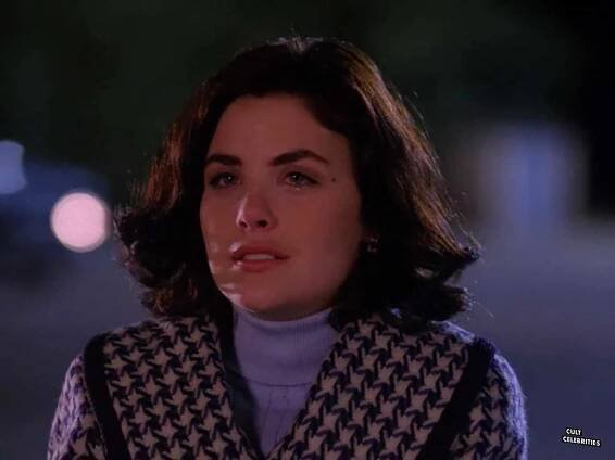 Sherilyn Fenn in Twin Peaks (1990)