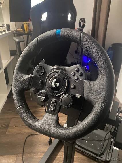 Logitech g923 s pedály - Litoměřice