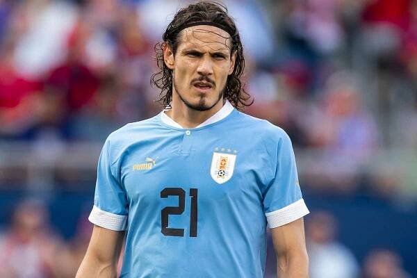 Villarreal sází na osvědčené. Třetí zkušenou posilou má být podle tisku střelec Cavani