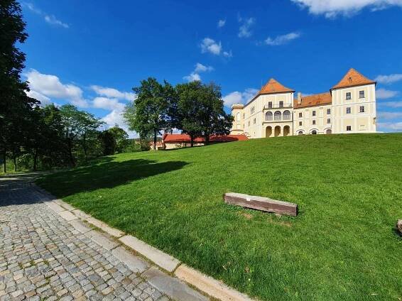 Zámek Letovice a malí návštěvníci – ŽIVOT PROSTĚ JE …