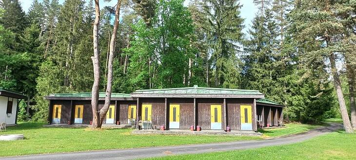 Soubor:Autocamping Annín chatičky.jpg