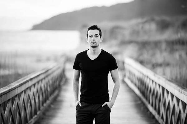 Personal branding para el actor Aaron Dominguez - Agencia Creativa de Galicia especializada en fotografía y vídeo para desde