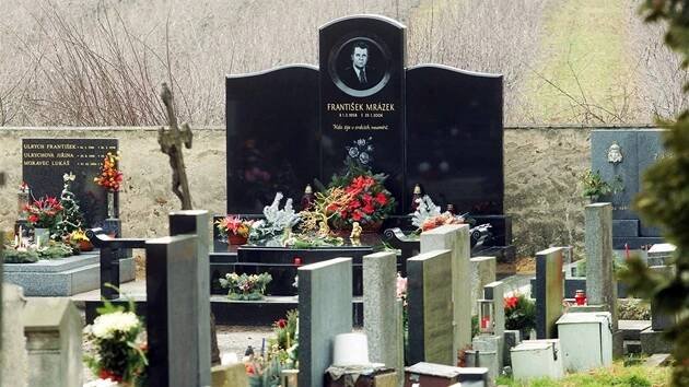 Rodinná hrobka Mrázkových na hřbitově v Českém Brodě