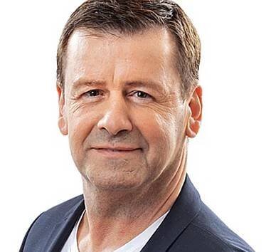 Odvoláme Janeckého, nebo ne? A jak to vlastně jde? Zastupitelstvo plné zmatků