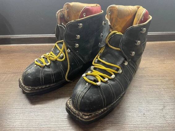 STARÉ LYŽAŘSKÉ BOTY BOTAS  - Lyže, běžky