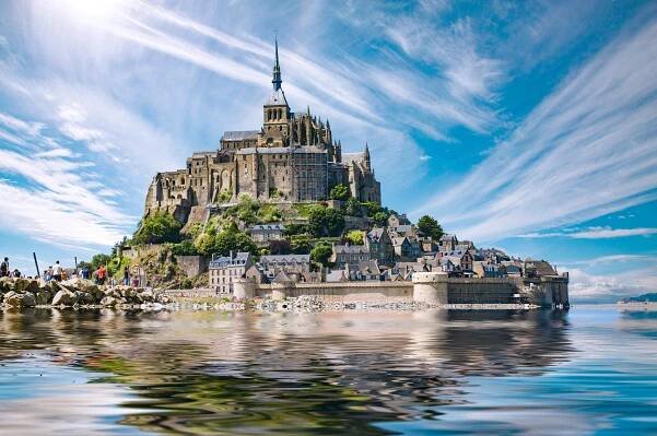Educational Opportunities Tours / Gallery · Land Tours