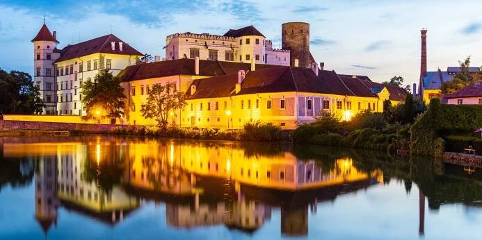 Pobyt v Jindřichově Hradci: honosný hotel v centru, luxusní pokoj a snídaně