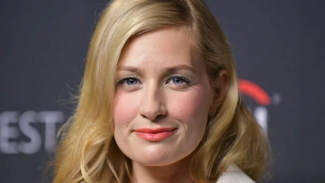 2 Broke Girls star Beth Behrs' perimenopause symptoms were 'dismissed' aged 35