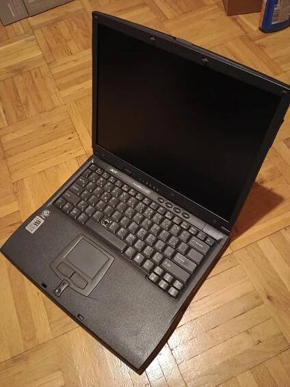NEFUNKČNÝ / NA SÚČIASTKY Notebook Acer TravelMate 212TX - Počítače a hry