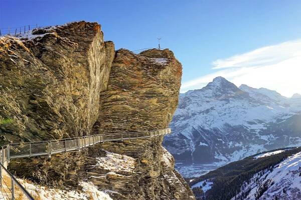 First Cliff Walk - zážitek pro ty, kteří nemají strach z výšek - Naše švýcarské zážitky